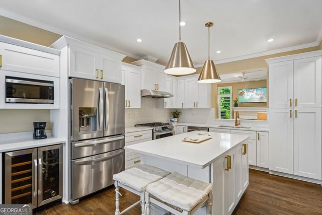 301 River Glen Drive, Roswell, GA 30075