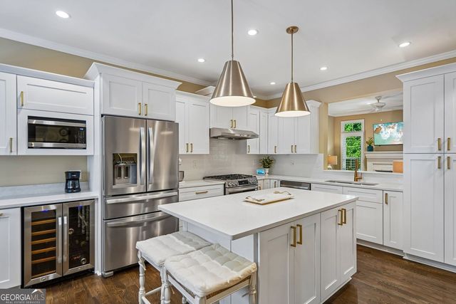 301 River Glen Drive, Roswell, GA 30075
