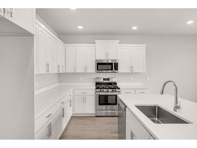 935 Windrow Ave Se, Albany, OR 97322