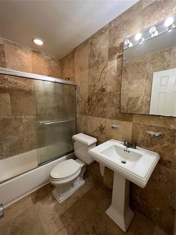 1872 NE 46th Street D4, Fort Lauderdale, FL 33308