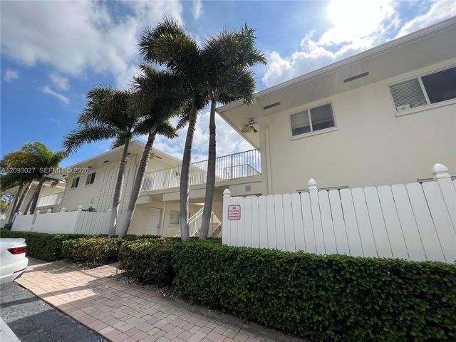 1872 NE 46th Street D4, Fort Lauderdale, FL 33308