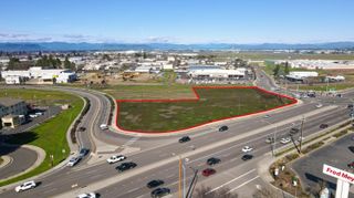 2453 Crater Lake Highway, Medford, OR 97504
