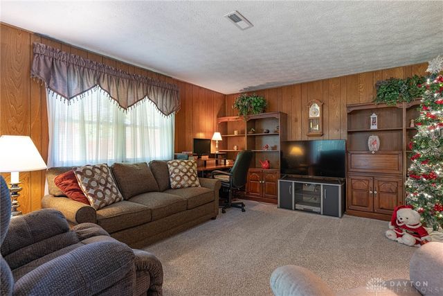 837 Colorado Drive, Xenia, OH 45385