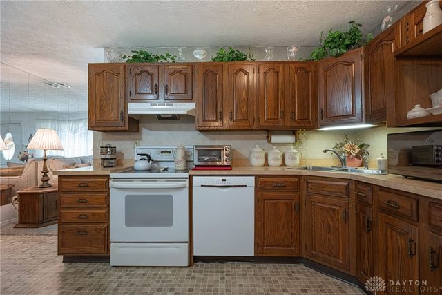 837 Colorado Drive, Xenia, OH 45385