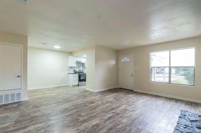 11304 Ptarmigan CV B, Austin, TX 78758