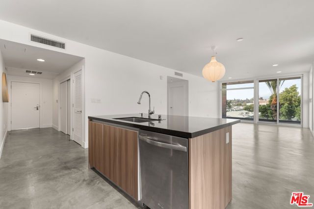 482 S Arroyo 306, Pasadena, CA 91105