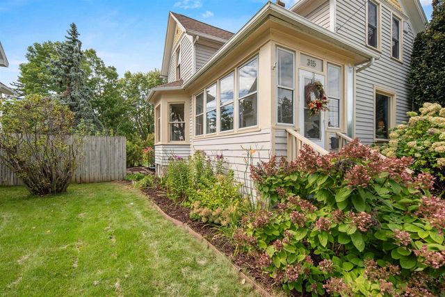 315 VAN STREET, Neenah, WI 54956