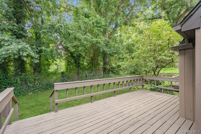 11 Pony Circle, Roslyn Heights, NY 11577