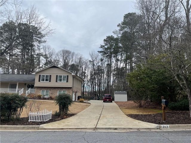 283 Northgate Trace, Roswell, GA 30075