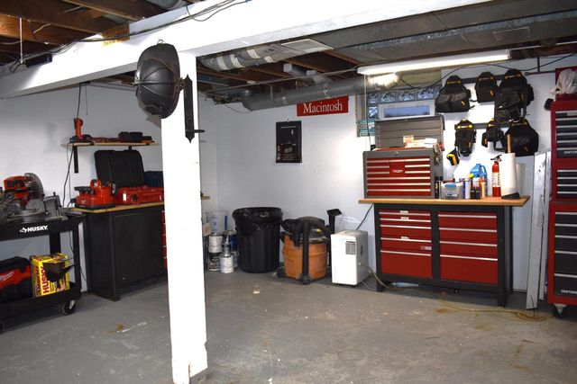 452 E Bolivar AVENUE, Milwaukee, WI 53207