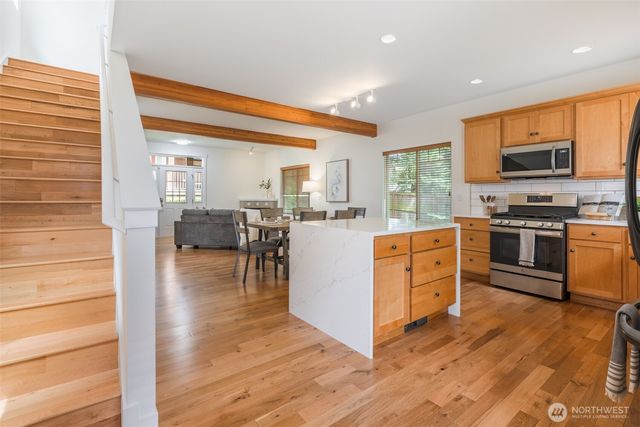 6625 SW 198th Place, Lynnwood, WA 98036