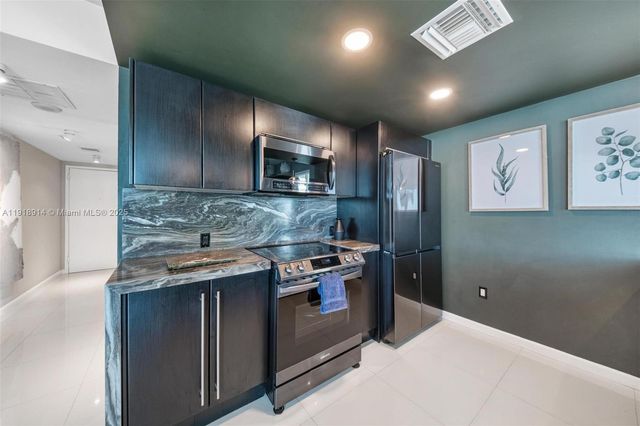 665 NE 25th St 1805, Miami, FL 33137