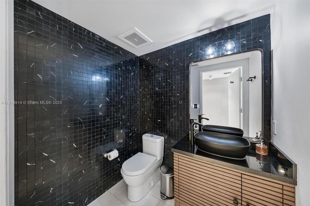 665 NE 25th St 1805, Miami, FL 33137