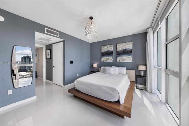 665 NE 25th St 1805, Miami, FL 33137