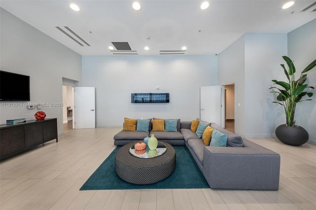 665 NE 25th St 1805, Miami, FL 33137