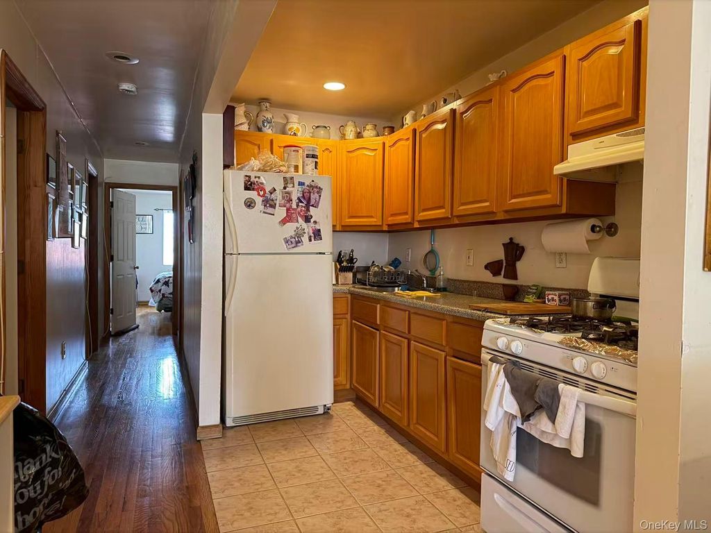 94-81 218th Street, Queens Village, NY 11428 — photo 4