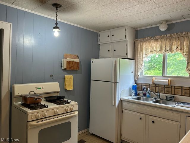 4200 Apple Pie Ridge Road, Wellsburg, WV 26070