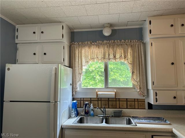 4200 Apple Pie Ridge Road, Wellsburg, WV 26070