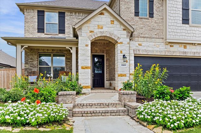 19106 Falkenstein Castle Way, Cypress, TX 77433