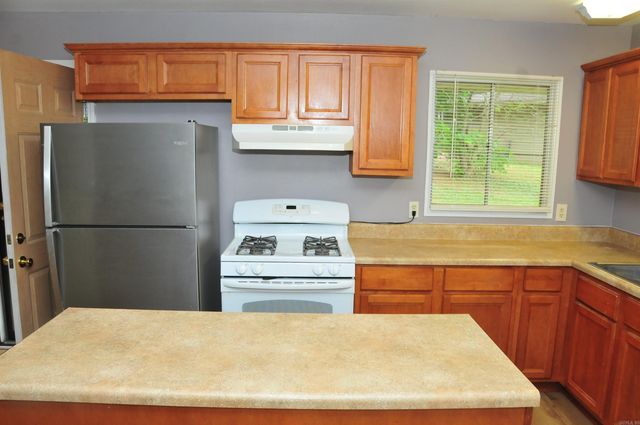 30 Sheraton Drive, Little Rock, AR 72209