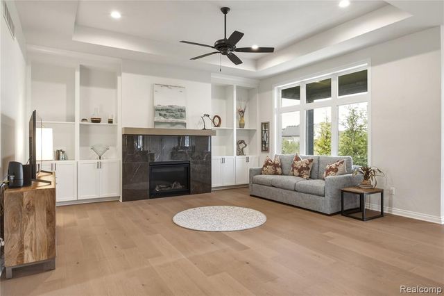 850 Marlayna Drive, Oxford, MI 48371