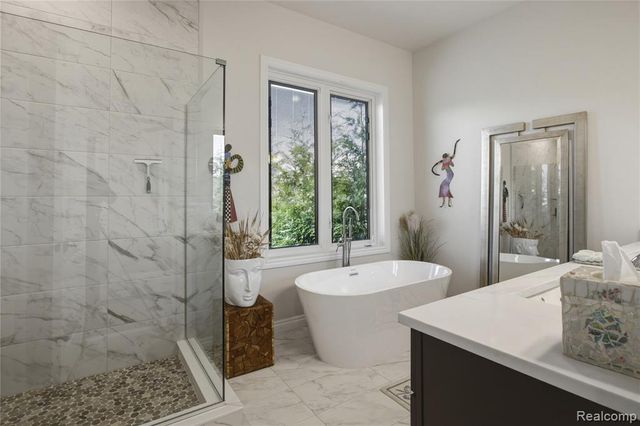 850 Marlayna Drive, Oxford, MI 48371