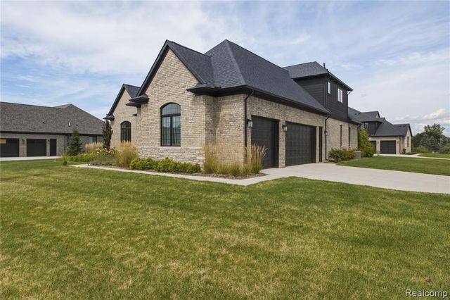 850 Marlayna Drive, Oxford, MI 48371