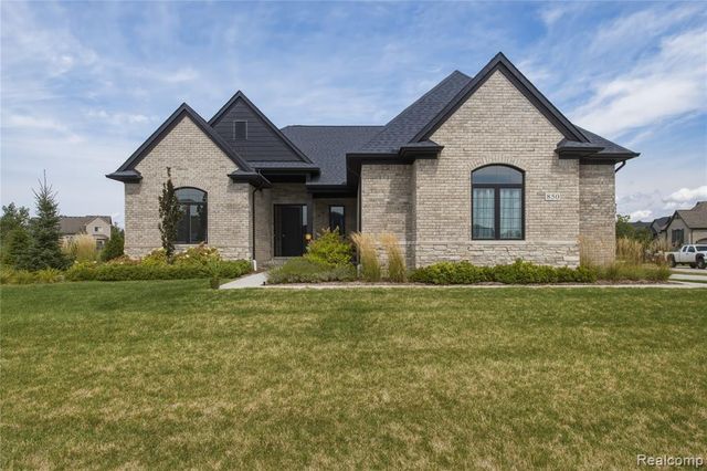 850 Marlayna Drive, Oxford, MI 48371