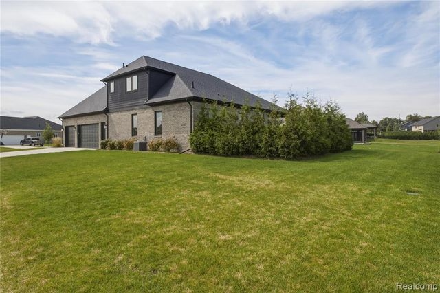850 Marlayna Drive, Oxford, MI 48371
