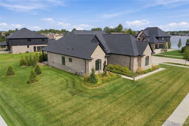 850 Marlayna Drive, Oxford, MI 48371