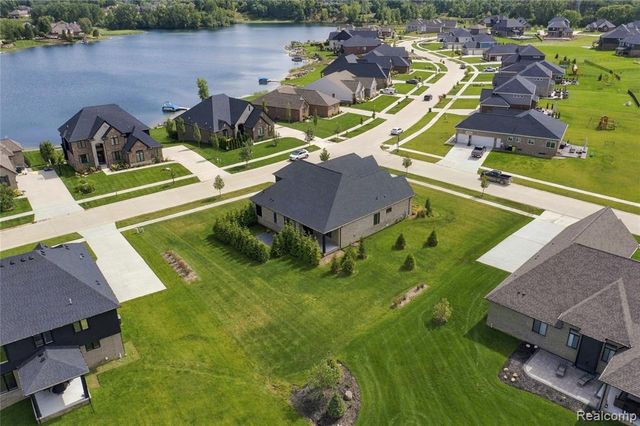 850 Marlayna Drive, Oxford, MI 48371