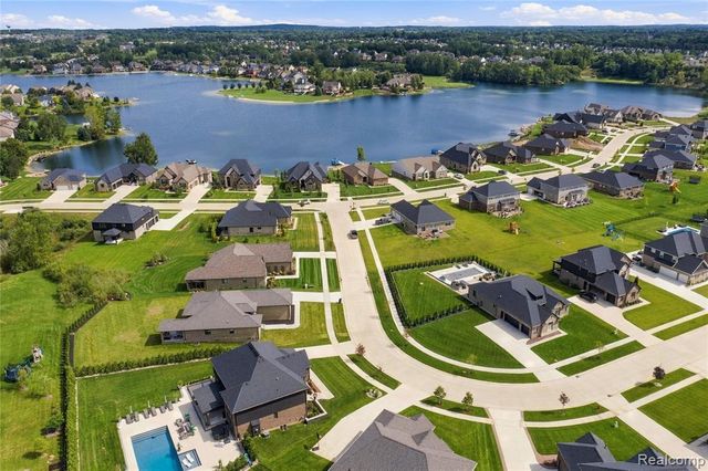 850 Marlayna Drive, Oxford, MI 48371