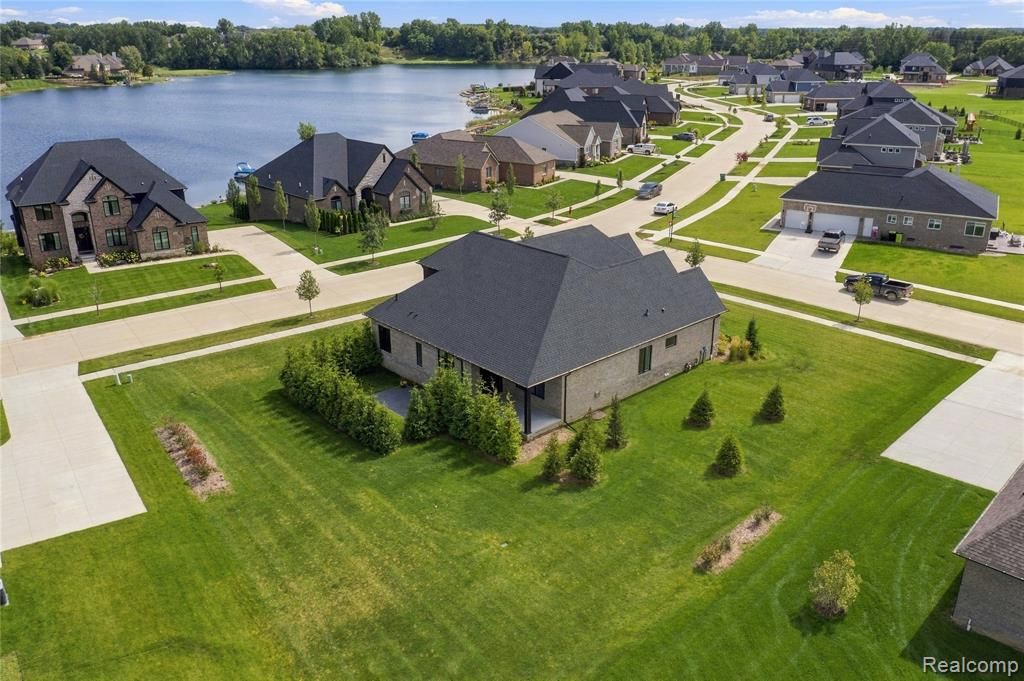 850 Marlayna Drive, Oxford, MI 48371