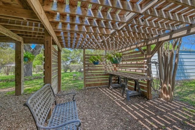122 Ridge DR, Spicewood, TX 78669