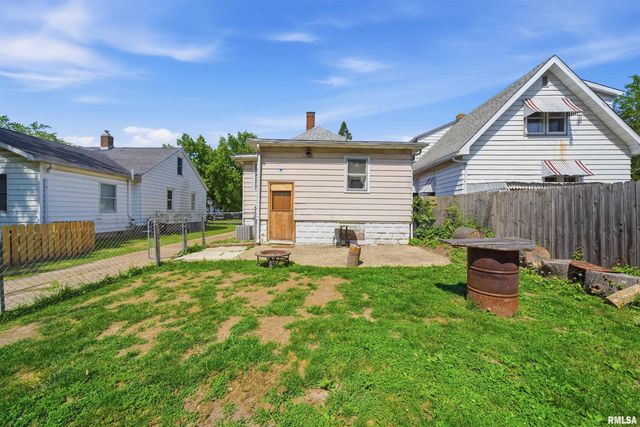 3120 N NEW YORK Avenue, Peoria, IL 61603