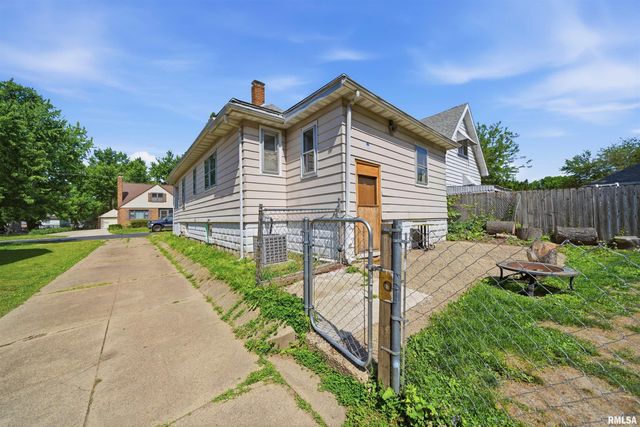 3120 N NEW YORK Avenue, Peoria, IL 61603
