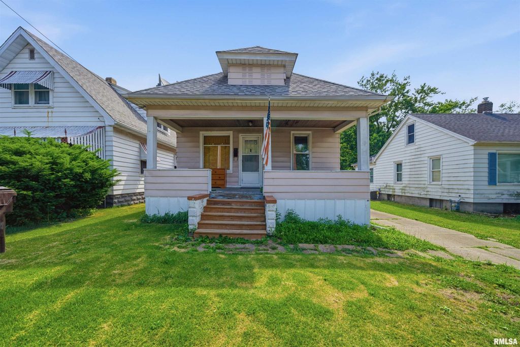 3120 N NEW YORK Avenue, Peoria, IL 61603