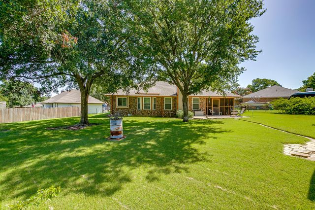 212 Marie Court, Joshua, TX 76058