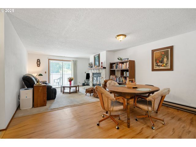 29700 Sw COURTSIDE Dr 40, Wilsonville, OR 97070