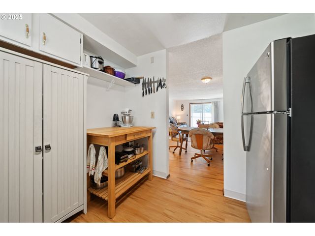 29700 Sw COURTSIDE Dr 40, Wilsonville, OR 97070