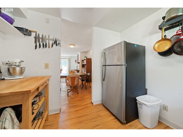 29700 Sw COURTSIDE Dr 40, Wilsonville, OR 97070