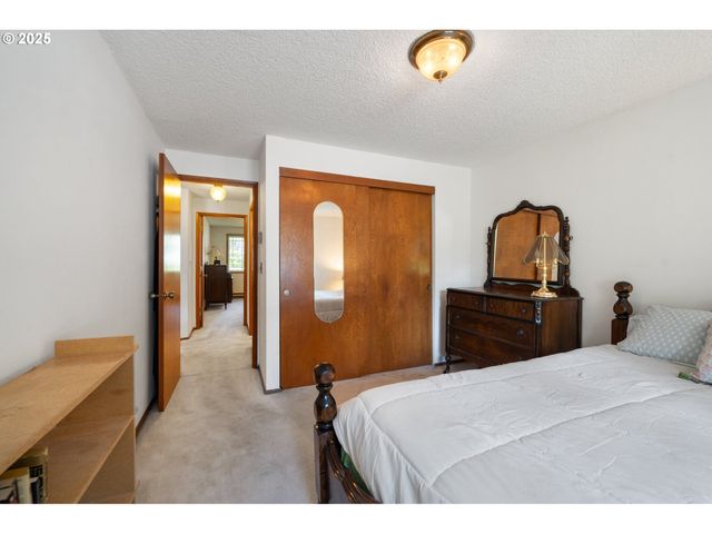 29700 Sw COURTSIDE Dr 40, Wilsonville, OR 97070