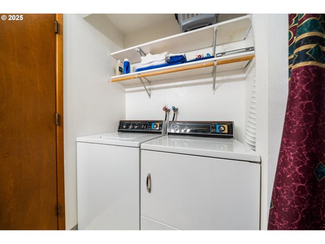 29700 Sw COURTSIDE Dr 40, Wilsonville, OR 97070