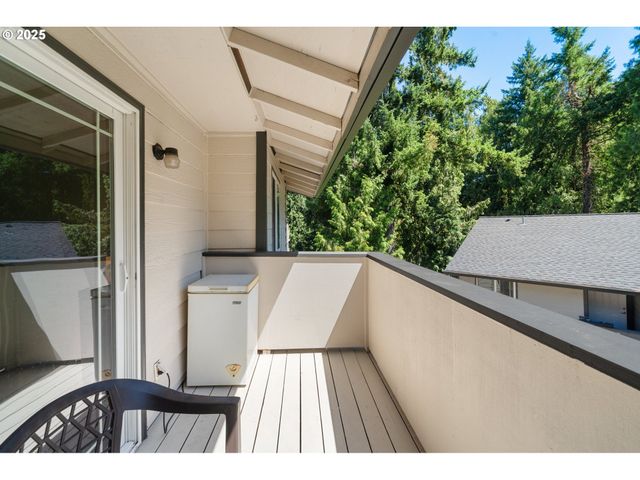 29700 Sw COURTSIDE Dr 40, Wilsonville, OR 97070