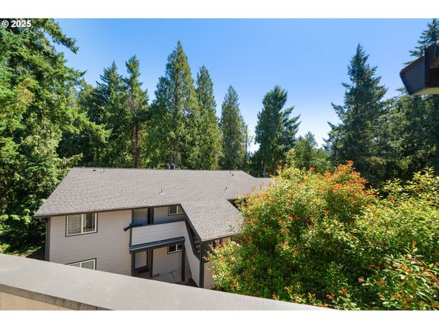 29700 Sw COURTSIDE Dr 40, Wilsonville, OR 97070