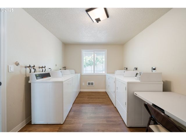 29700 Sw COURTSIDE Dr 40, Wilsonville, OR 97070