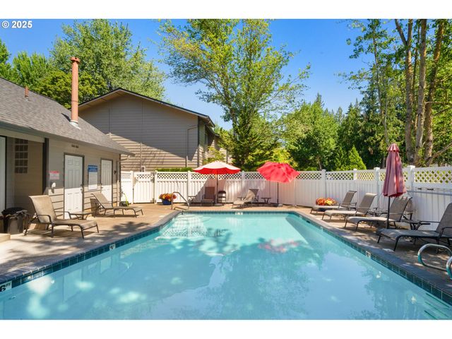 29700 Sw COURTSIDE Dr 40, Wilsonville, OR 97070