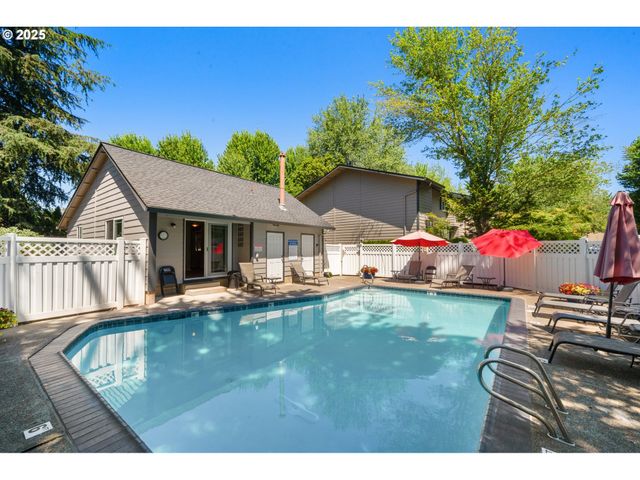 29700 Sw COURTSIDE Dr 40, Wilsonville, OR 97070