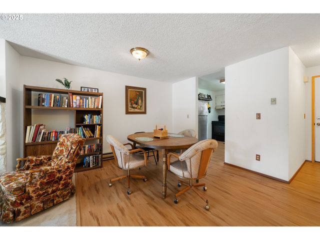 29700 Sw COURTSIDE Dr 40, Wilsonville, OR 97070