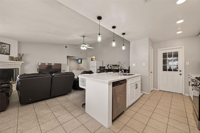 635 Coolwood Drive, Houston, TX 77013